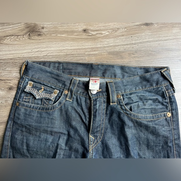 True Religion jeans size 33, relaxed fit. Worn once 10/10 quality ! :3 - Picture 2 of 4